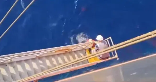 Грузинские моряки спасли от гибели 10 мигрантов  - «8 дней без воды и пищи в лодке посреди океана» (видео)