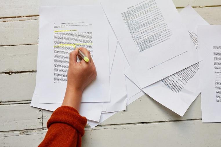 Сколько граждан России получили учебный и постоянный вид на жительство в Грузии?