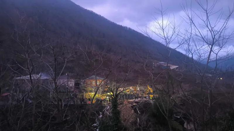 Оползень накрыл 4 дома в Багдати: на месте обнаружено 3 тела - ищут еще 6 человек