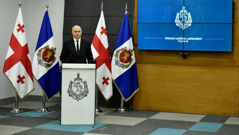 По обвинению в нападении на полицейского и повреждении вещи на акции у парламента задержаны 6 лиц