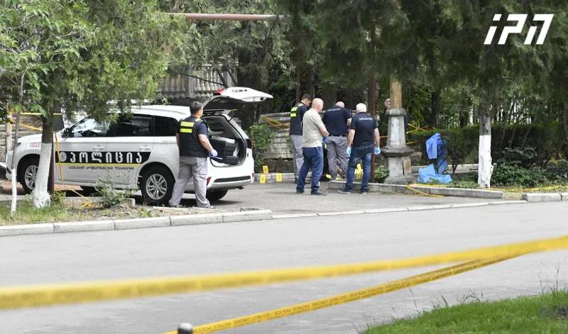 «Раздались звуки 5 выстрелов... Мы увидели 2 погибших. Там была коляска с маленьким ребенком», - что рассказывает очевидица двойного убийства в Рустави