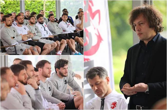 Ираклий Кобахидзе и Каха Каладзе встретились в Германии с игроками сборной Грузии по футболу (фото)