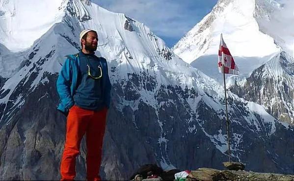 Жертвой трагедии на вершине Шхельда стал известный альпинист Арчил Бадриашвили
