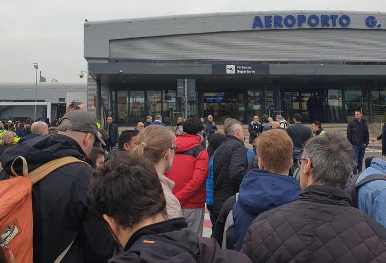 По данным итальянских СМИ, пожар в аэропорту Рима предположительно устроил грузинский мигрант — пострадали 2 человека: какие становятся известны детали