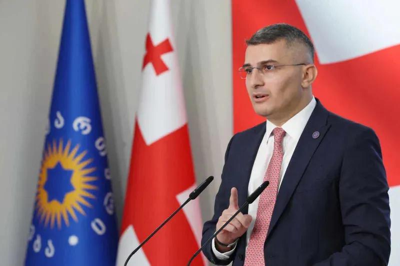 Мамука Мдинарадзе - Уже с завтрашнего дня мы приступим к работе, и будет инициирован закон о СМИ