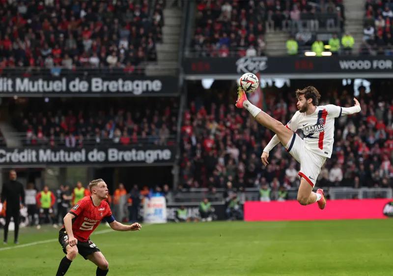 «Супермен из Грузии» — что пишут французские болельщики о Кварацхелия и какие оценки он получил после матча с «Ренном»