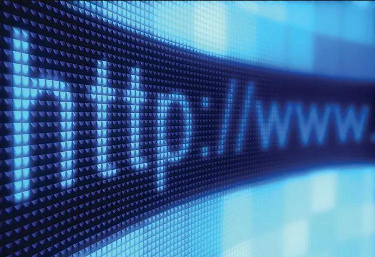 Регуляции, связанные с телевизионным и радиовещанием, будут распространяться и на информацию, размещаемую в Интернет-медиа и социальных сетях