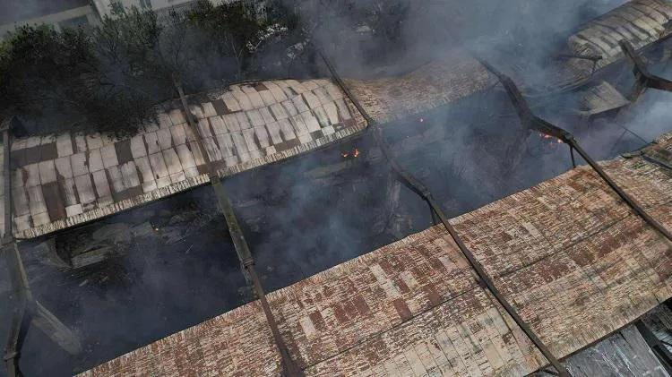 Пожар, вспыхнувший на территории рынка на Вокзальной площади, ликвидирован - какова ситуация на месте (фото/видео)