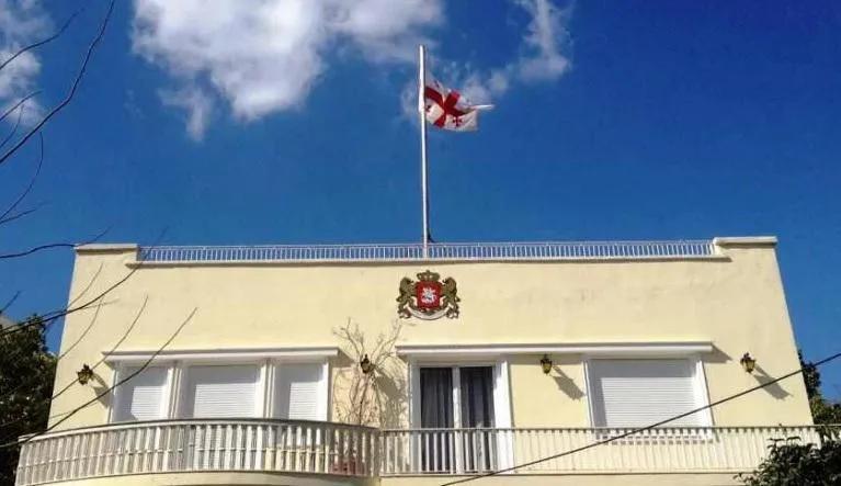 У посольства Грузии в Израиле упал снаряд — какую информацию распространяет посольство