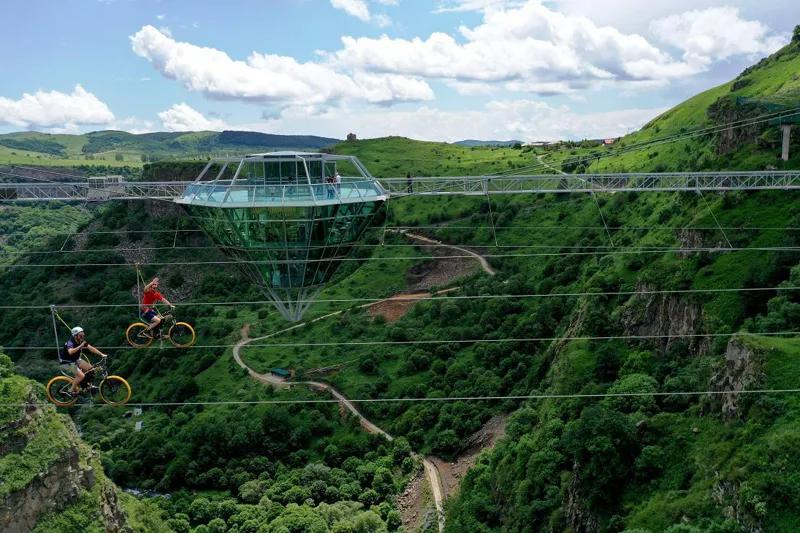 От рекордсмена Гиннесса - «Бриллиантового моста» до «Диснейленда» региона: Kass Land создал в Грузии лучший парк аттракционов