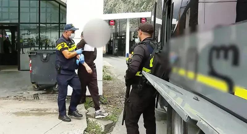 МВД - 65 граждан Украины, находившихся у пункта пропуска «Дарьяли», вернулись на родину