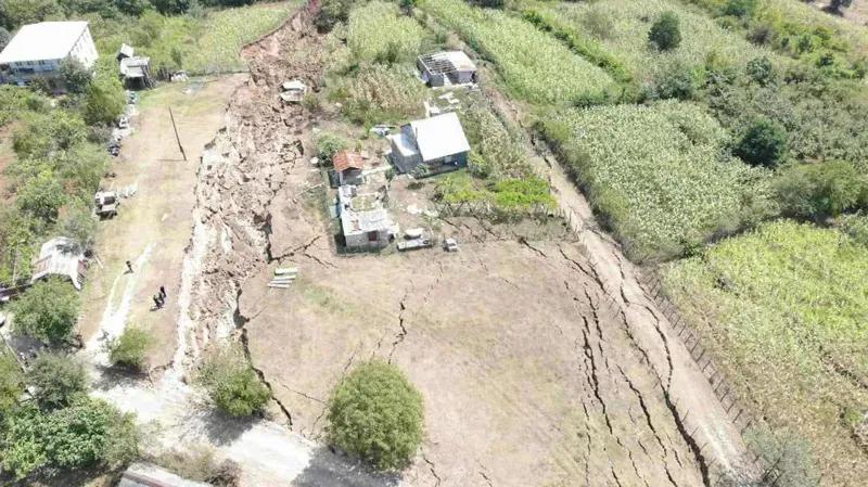 В селах Хемагали и Гверки муниципалитета Харагаули активизировался оползень - что заявляет Национальное агентство окружающей среды