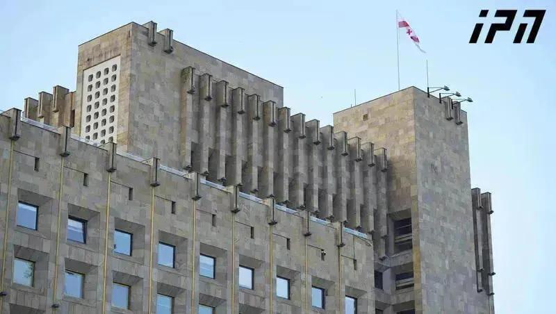 Правительство внесло изменения в закон о выдаче вида на жительство иностранцам