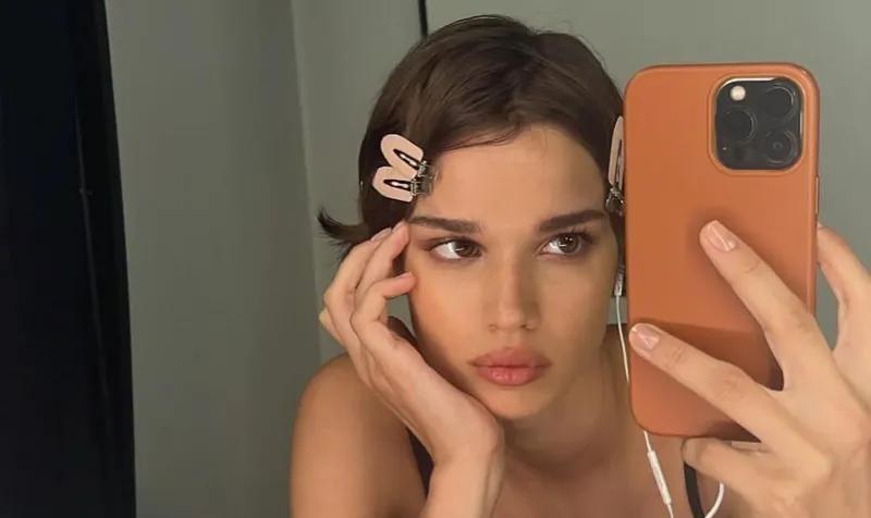 Очередное достижение Матильды - в опросе Models.com она названа избранной моделью читателей в категории «уличный стиль»