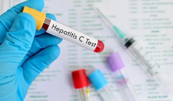 В течение последних 10 лет из 107 200 лиц, нуждавшихся в надлежащем лечении, в программу лечения гепатита C включилось 92 910 человек, 98,1% из них уже излечились