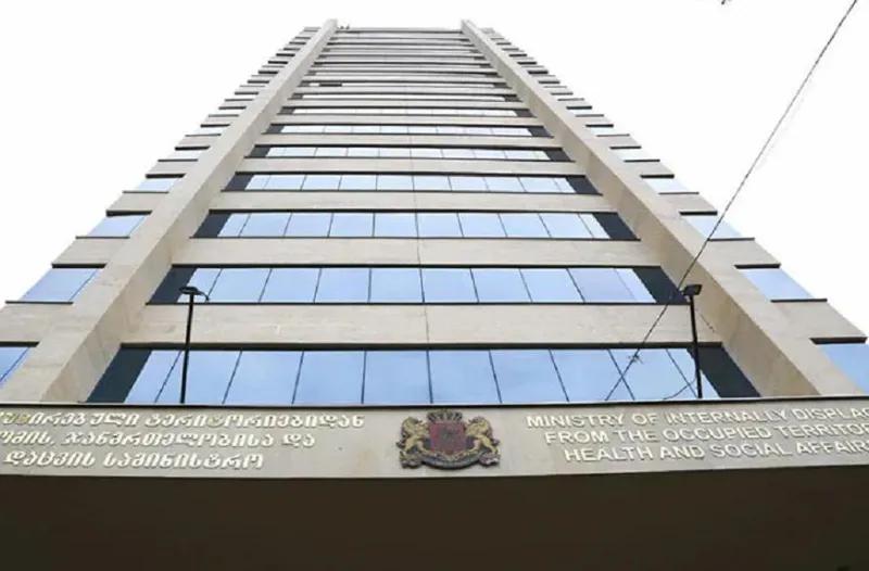 Наказаны будут и работник, и работодатель - дополнительные разъяснения Минздрава  по ограничениям на трудоустройство мигрантов