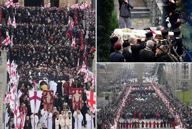 Тысячи людей на улицах, траурные песнопения, колокола, плачущие горожане и аплодисменты - Патриарх похоронен в соборе Сиони