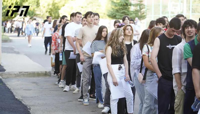 По итогам Единых национальных экзаменов, право учиться в высших и профессиональных образовательных учреждениях получили 34 150 абитуриентов