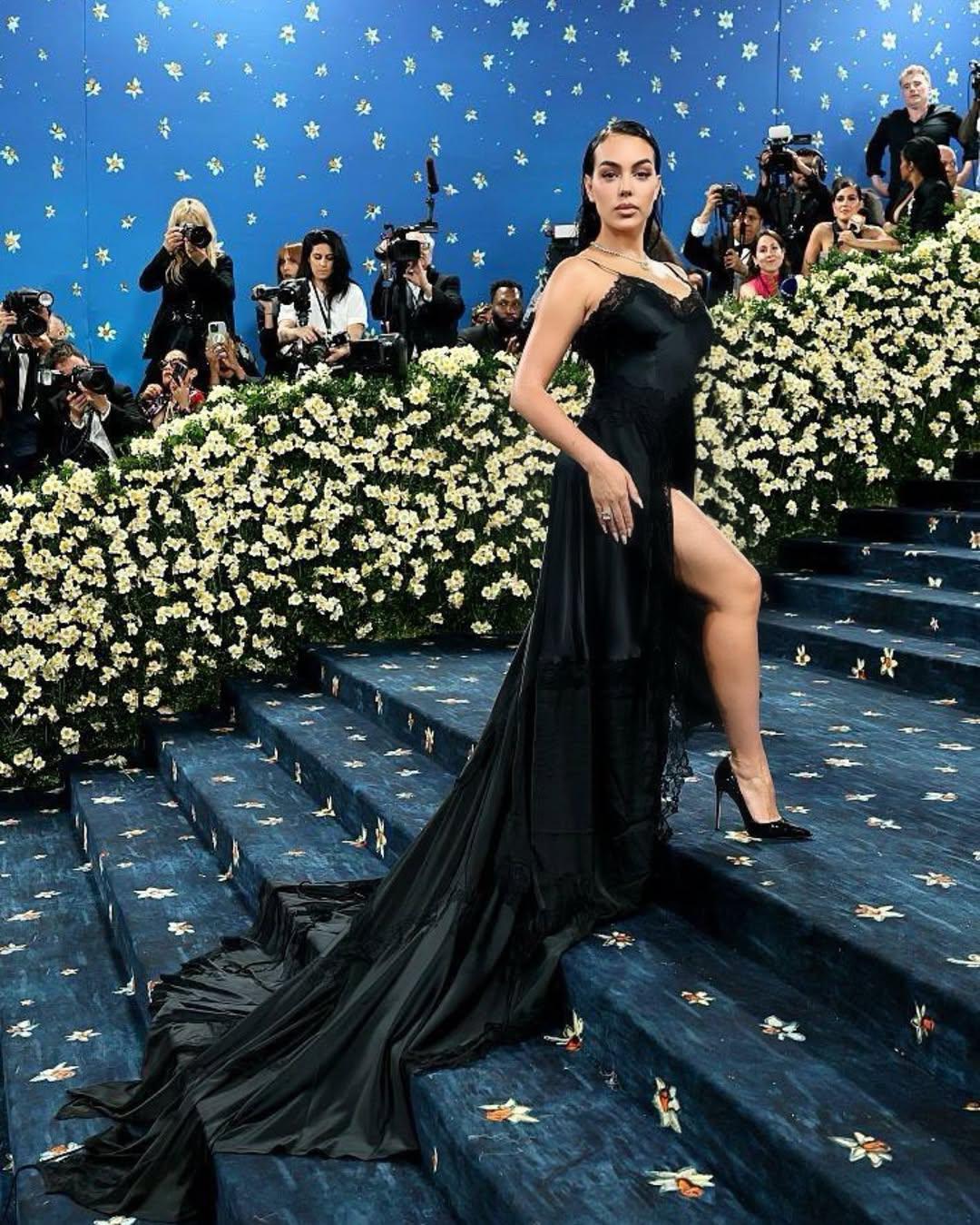 when-georgina-asked-me-to-dress-her-for-her-first-met-the-first-think-that-came-to-my-mind-was-princess-diana-for-her-first-met-wearing-a-john-galliano-slip-dress-as-the-dress-code-for-met-gala-this-1-48126-1746641598.jpg