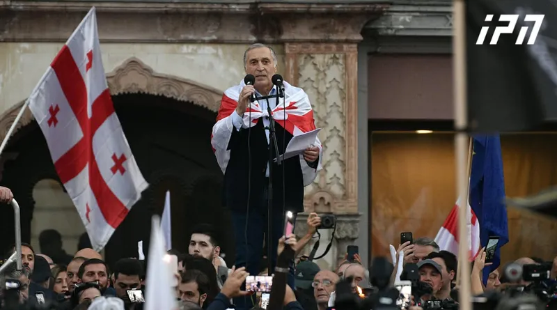 Паата Бурчуладзе на акции протеста на площади Свободы зачитал декларацию
